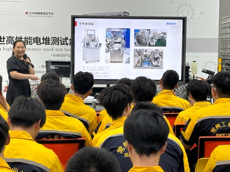 名企双师进课堂·产教融合启职途...
