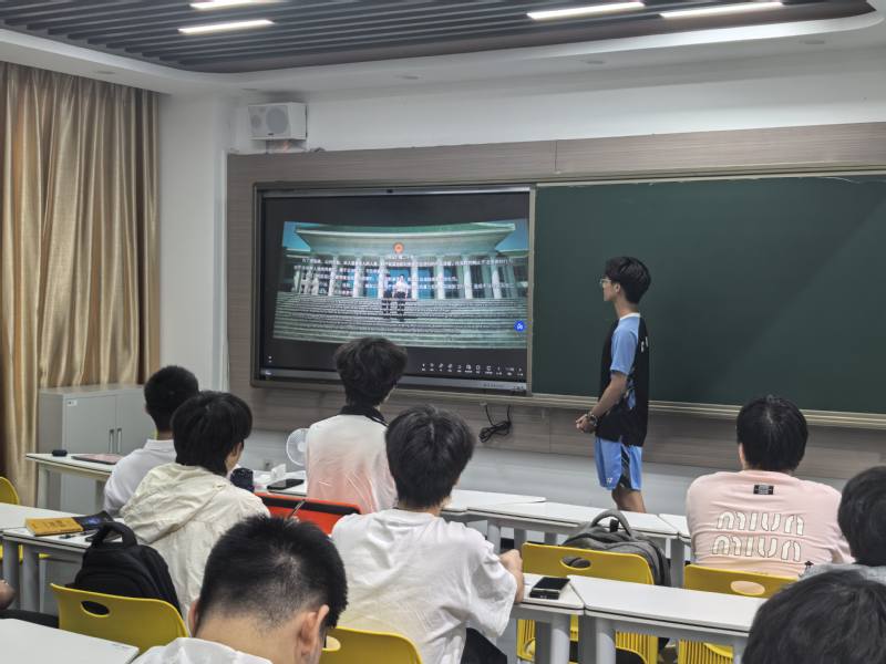【法治宣传教育周】邓建军工匠学...