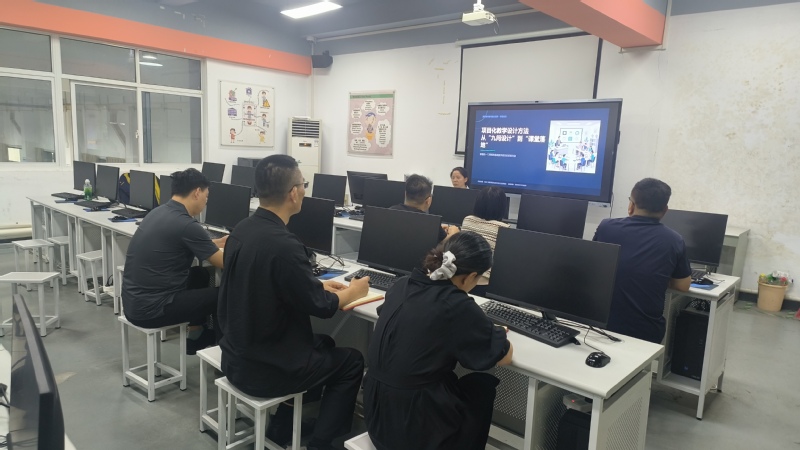 邓建军工匠学院开展项目化教学设...